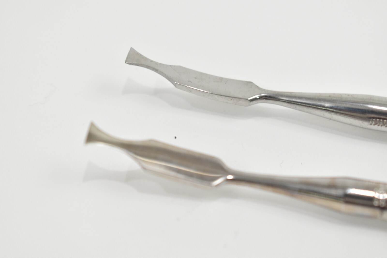 Hu-Friedy Dental PERIODONTAL CHISELS – Set of 2 OCHSENBEIN # OCH1 & OCH2
