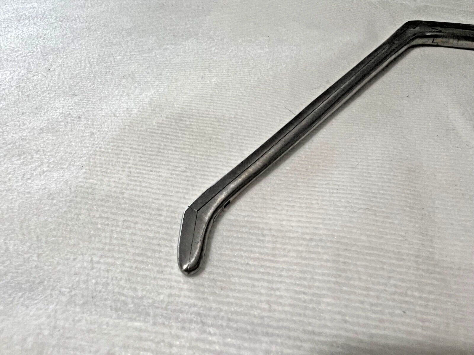 Weck 390166 Cushing Intervertebral Disc Rongeur 2mm X 10mm Downbiting Cups 7″ L