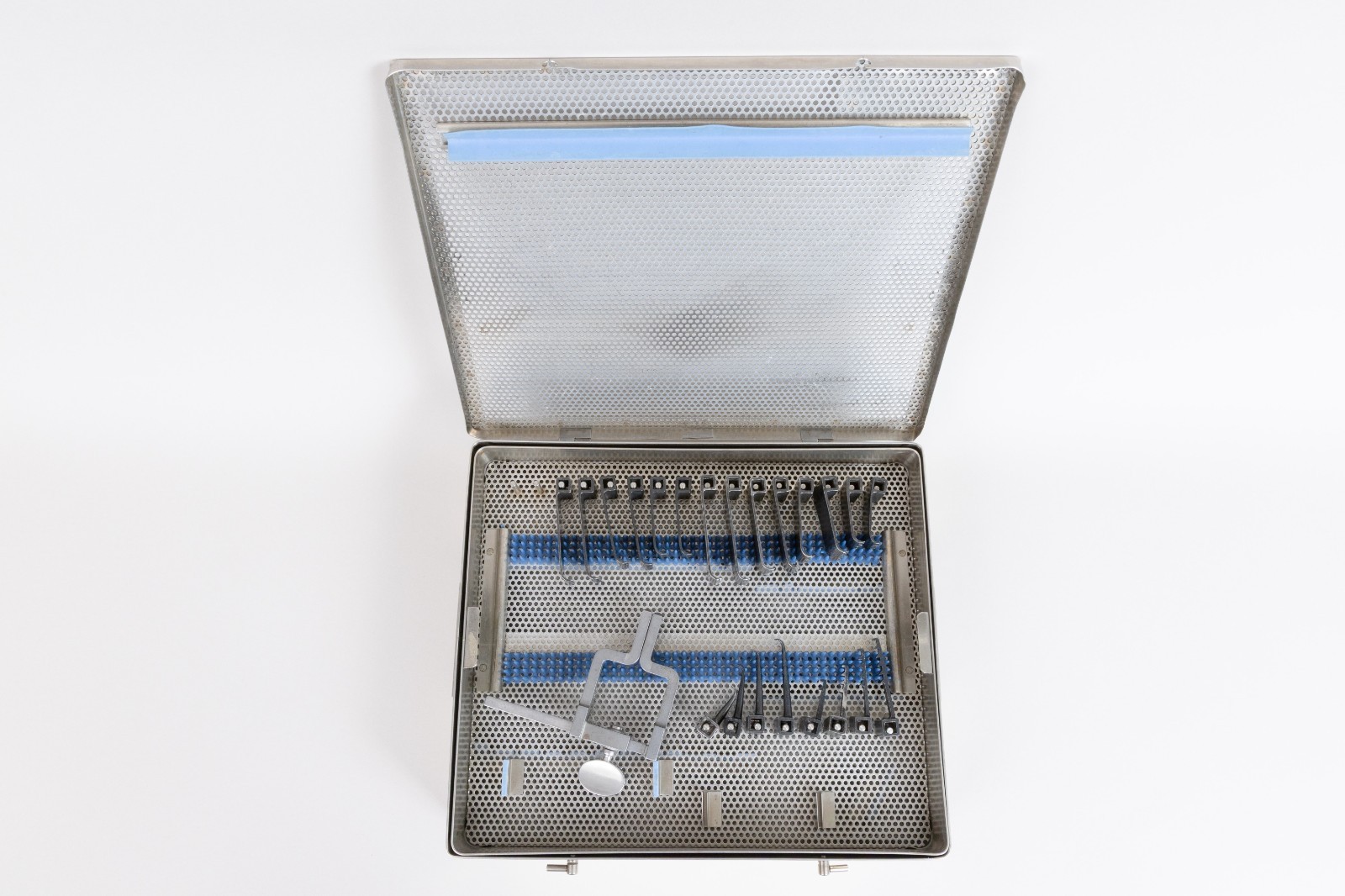 V. Mueller McCulloch Lumbar Retractor – Available at Simon Medical Inc
