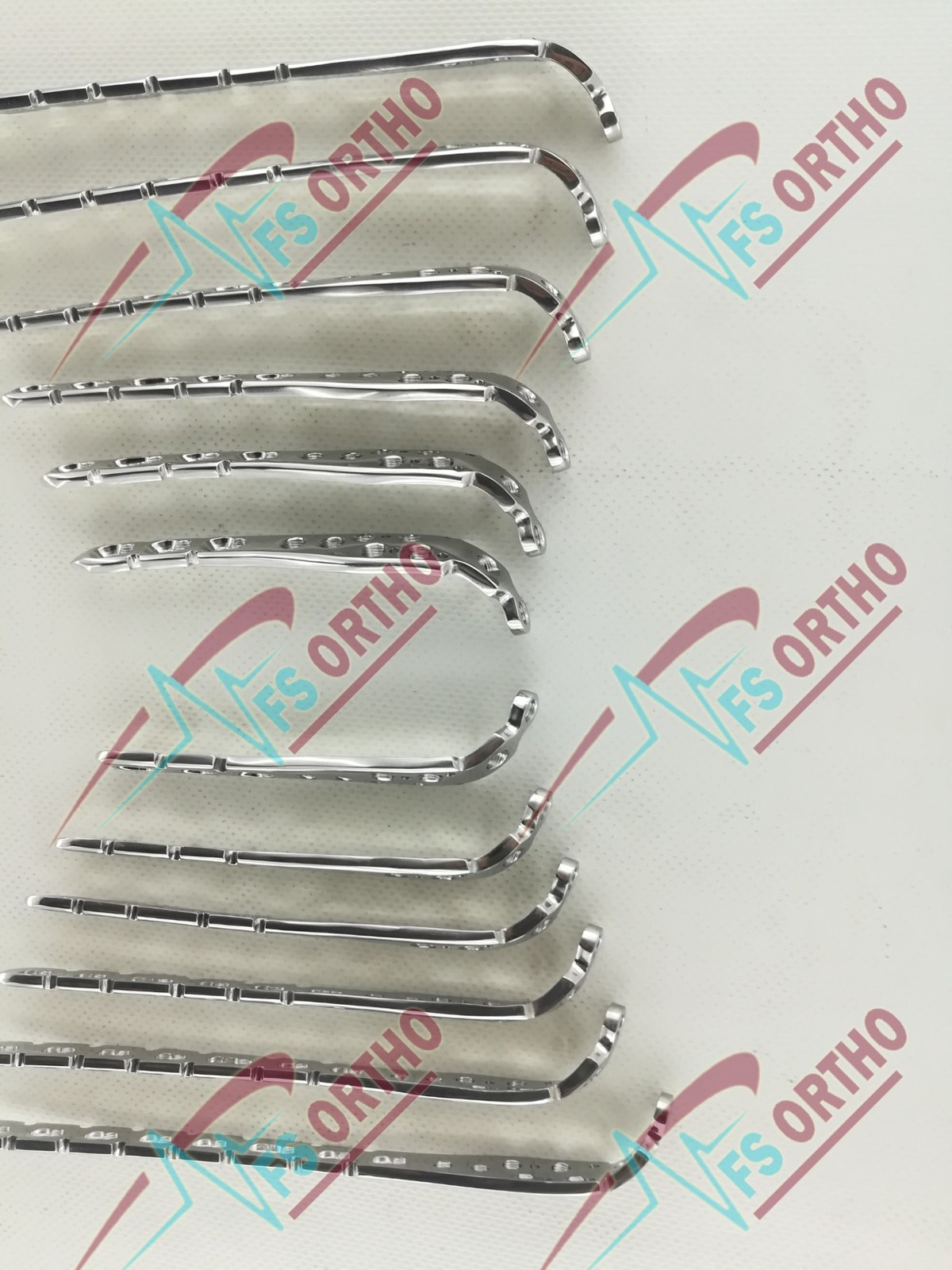 Locking Olecranon Plates (4-8H) L&R & 3.5mm Screws 78 Pcs Orthopedics