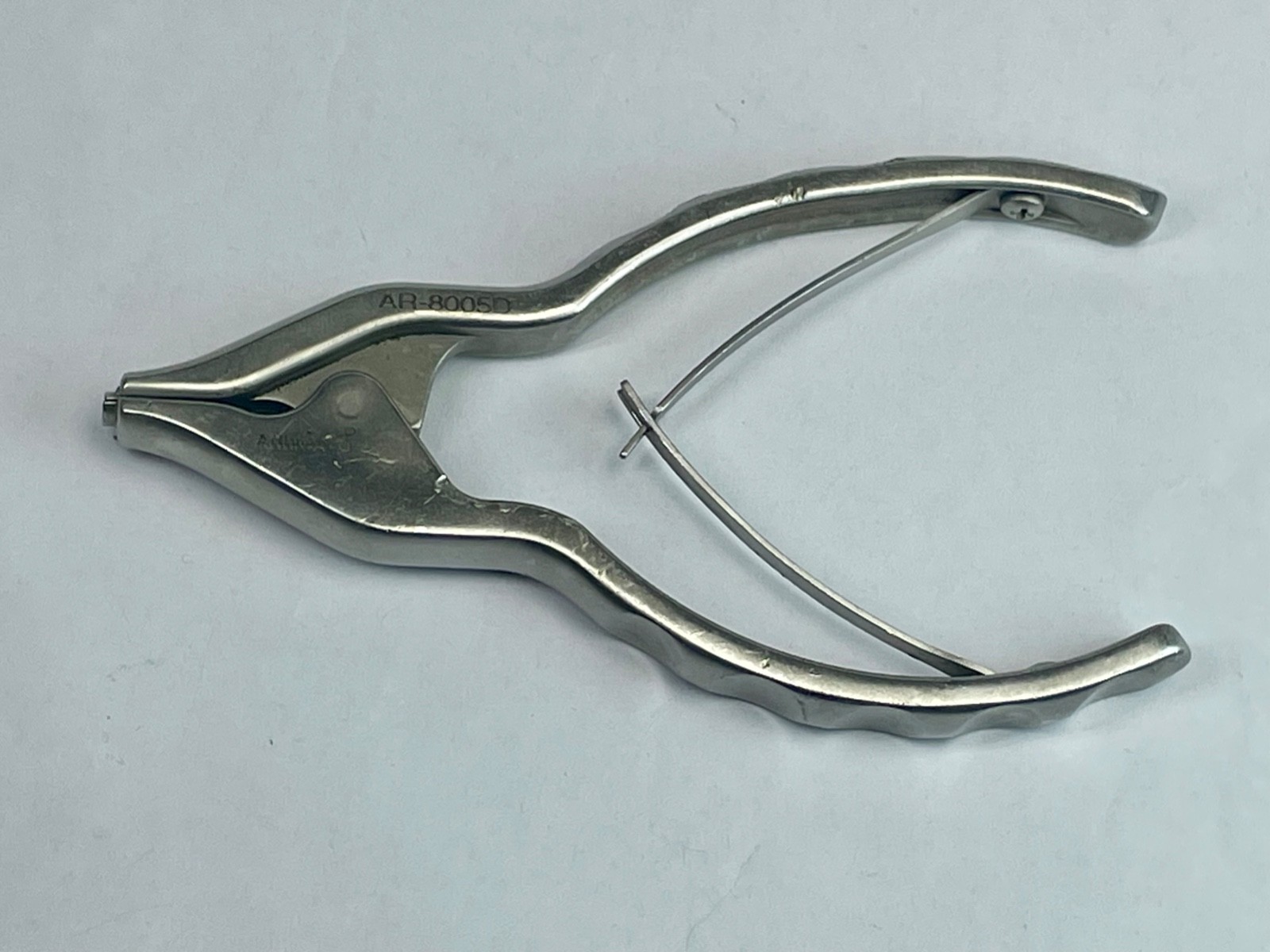 arthrex ar-8005d 020833 pliers (compression staple distractor)
