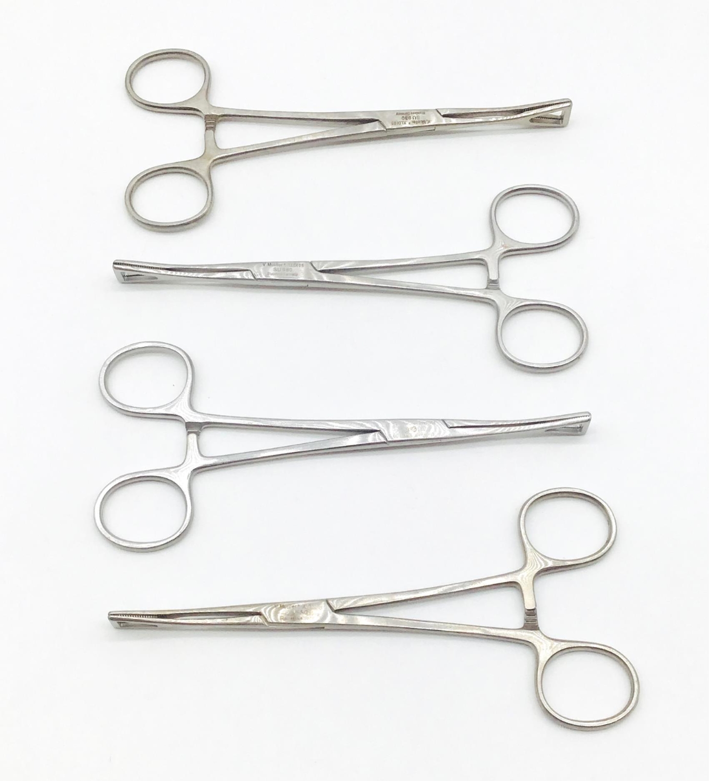 V. Mueller SU980 Pennington Tissue Clamp 6″ – LOT of 4