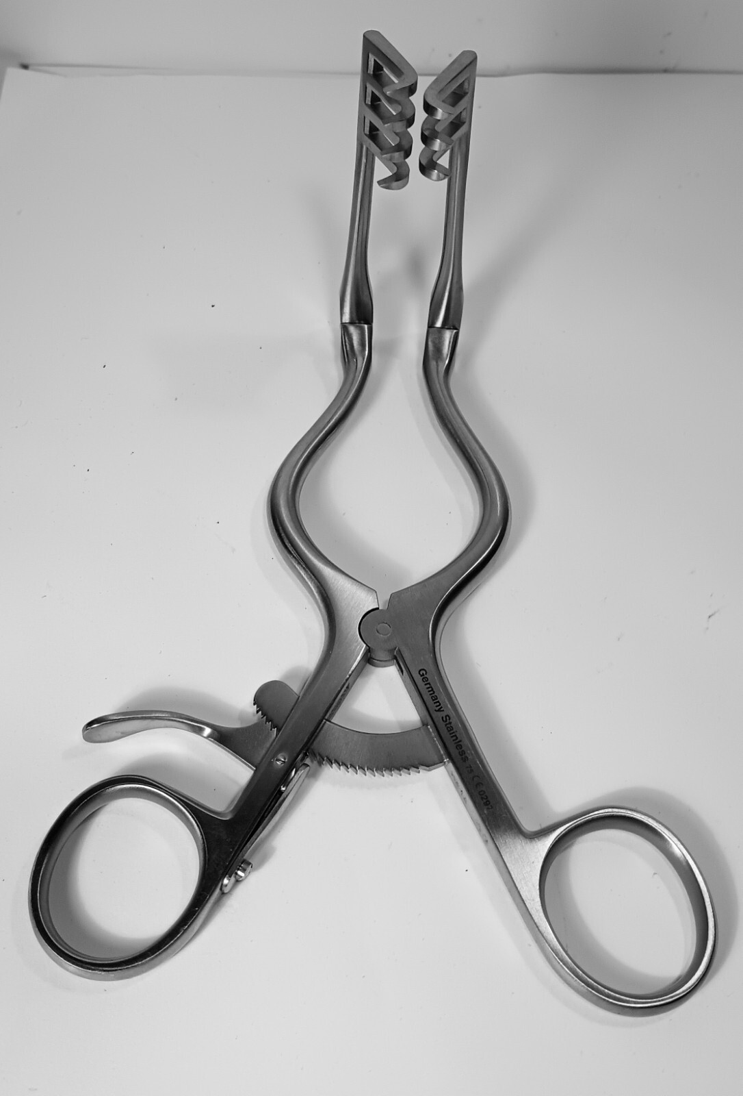 Ruggles RN 2614 Self-Retaining Retractor Hinged Blades Ratchet- Ring Handles
