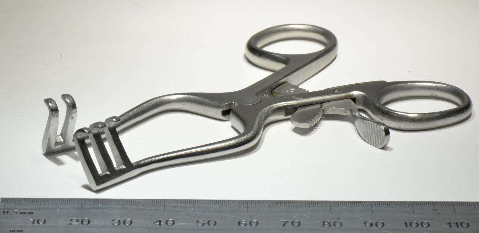 Sklar #22-8345 Weitlaner Retractor 2×3 Blunt Prongs 4½” Surgical Stainless Steel