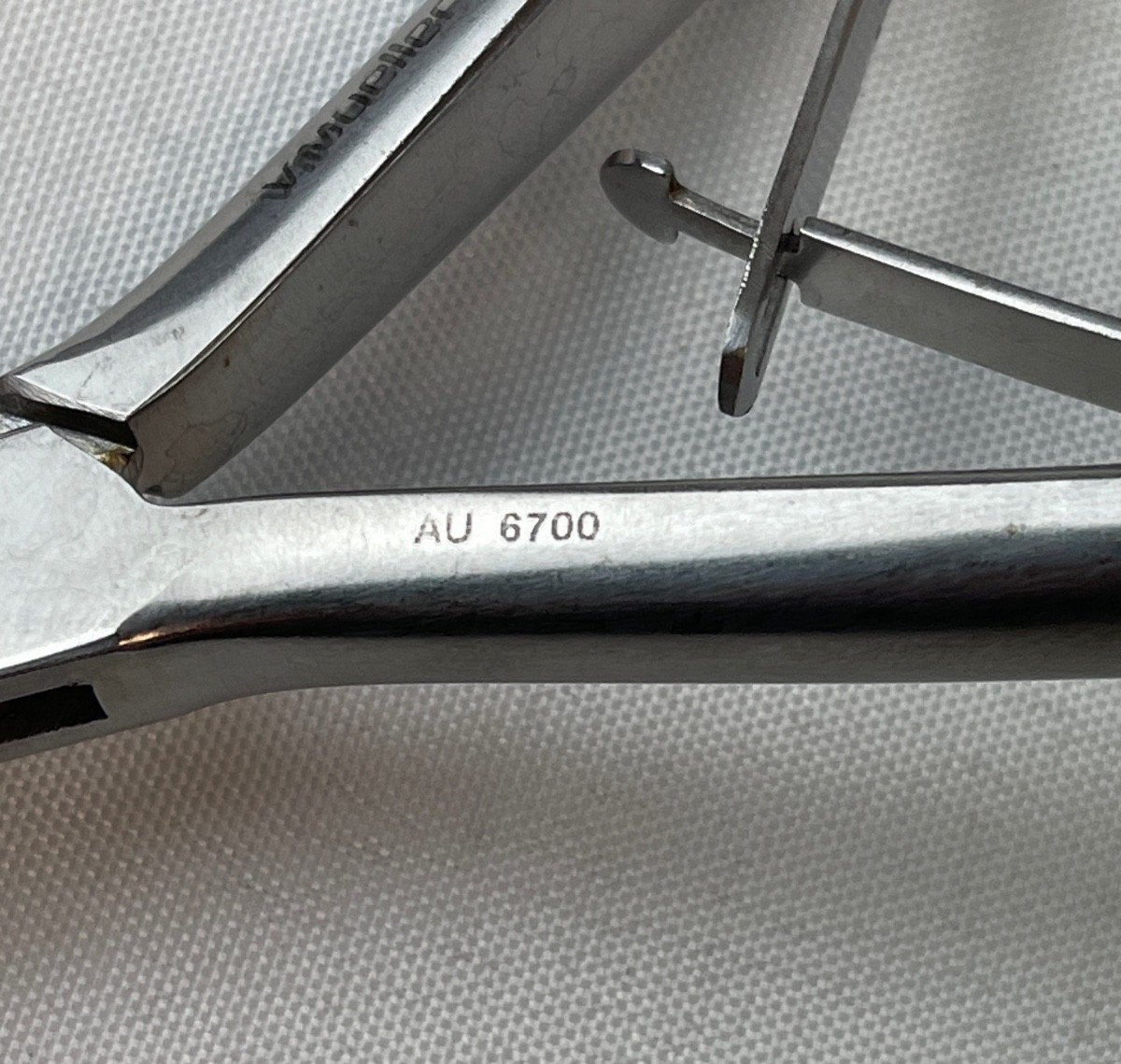 V. Mueller AU6700 Andrews Hartman Rongeur 4mm Curved Jaw 6″ Length Orthopedics