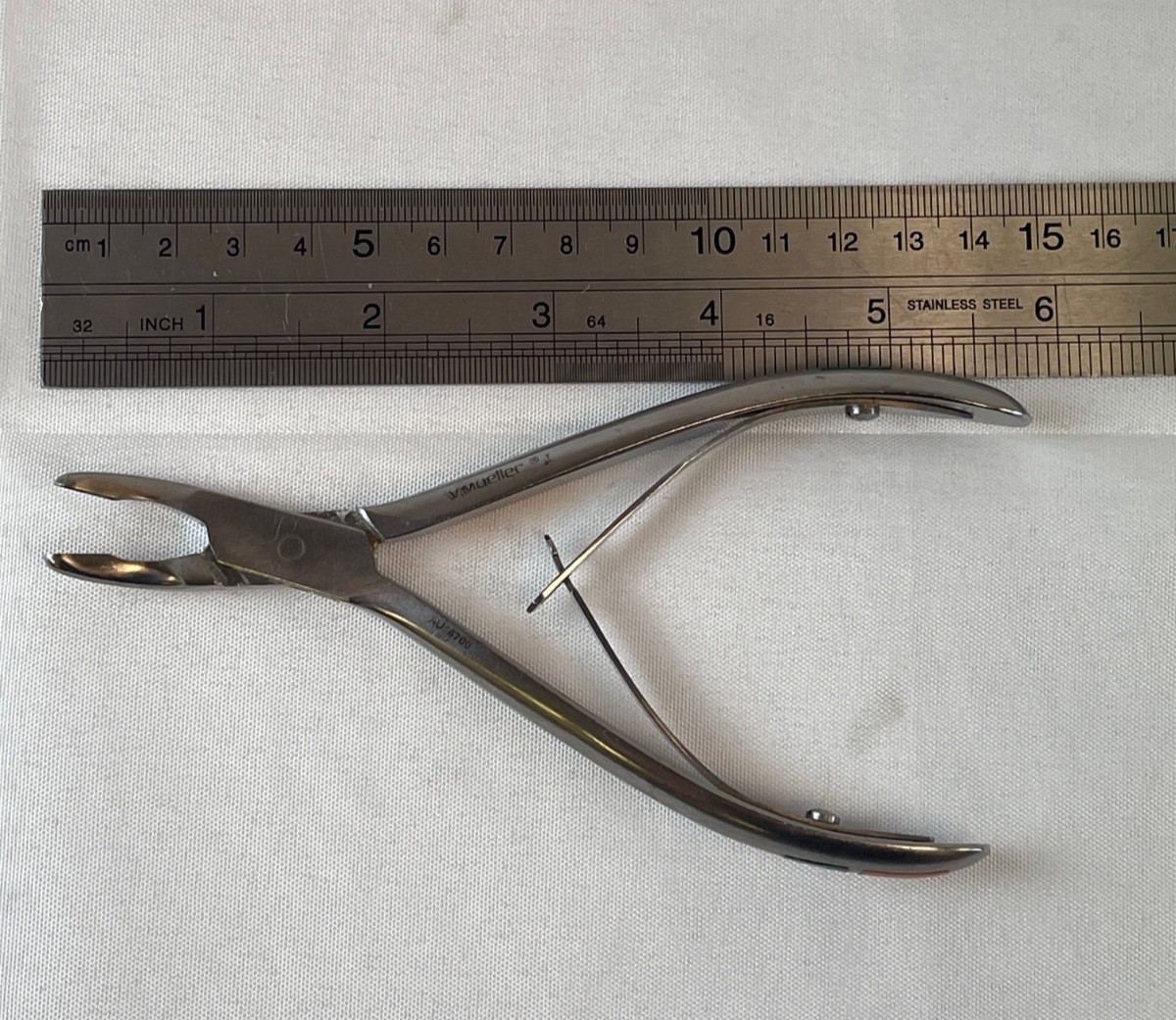 V. Mueller AU6700 Andrews Hartman Rongeur 4mm Curved Jaw 6″ Length Orthopedics