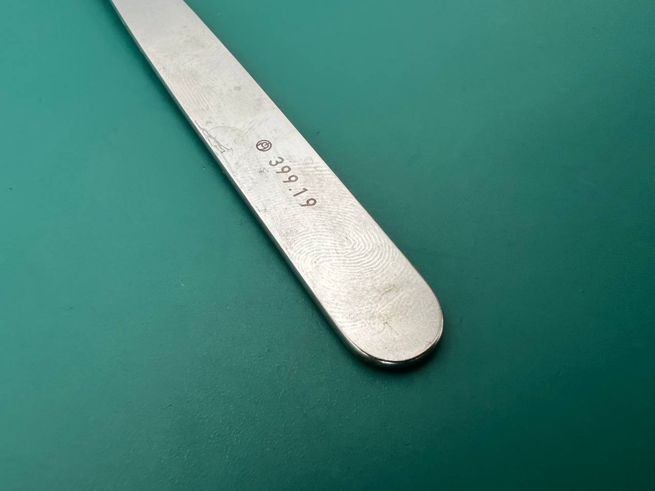 399.19 Small Hohmann Retractor 8mm Short Narrow Tip 160mm