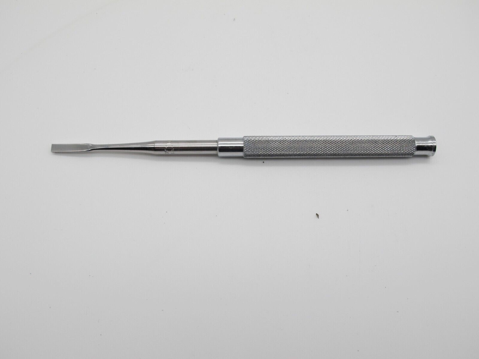 Gardner Bone Chisel 2, Straight, Single-Bevel, Blade, 4 mm wide, Stainless Steel