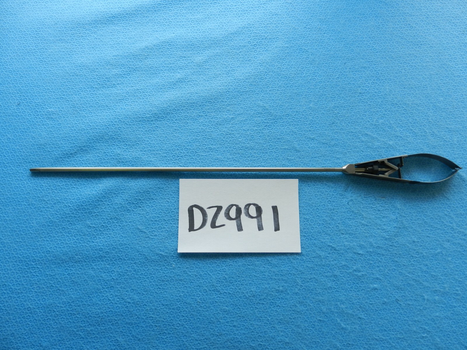 D2991 Smith & Nephew Dyonics Surgical 5mm 33cm Needleholder 7208100