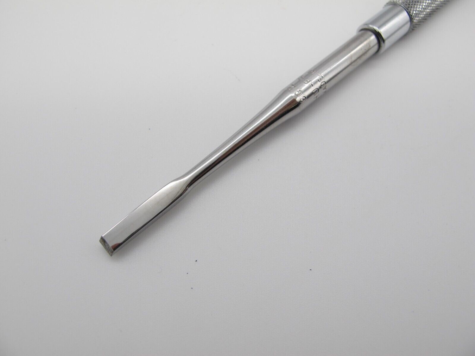 Gardner Bone Chisel 2, Straight, Single-Bevel, Blade, 4 mm wide, Stainless Steel