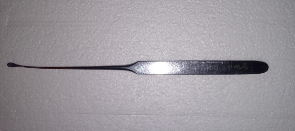 V. Mueller AU-12200 Curved Scoop Ear Curette Stainless Germany 6.5″ 3mm Scoop