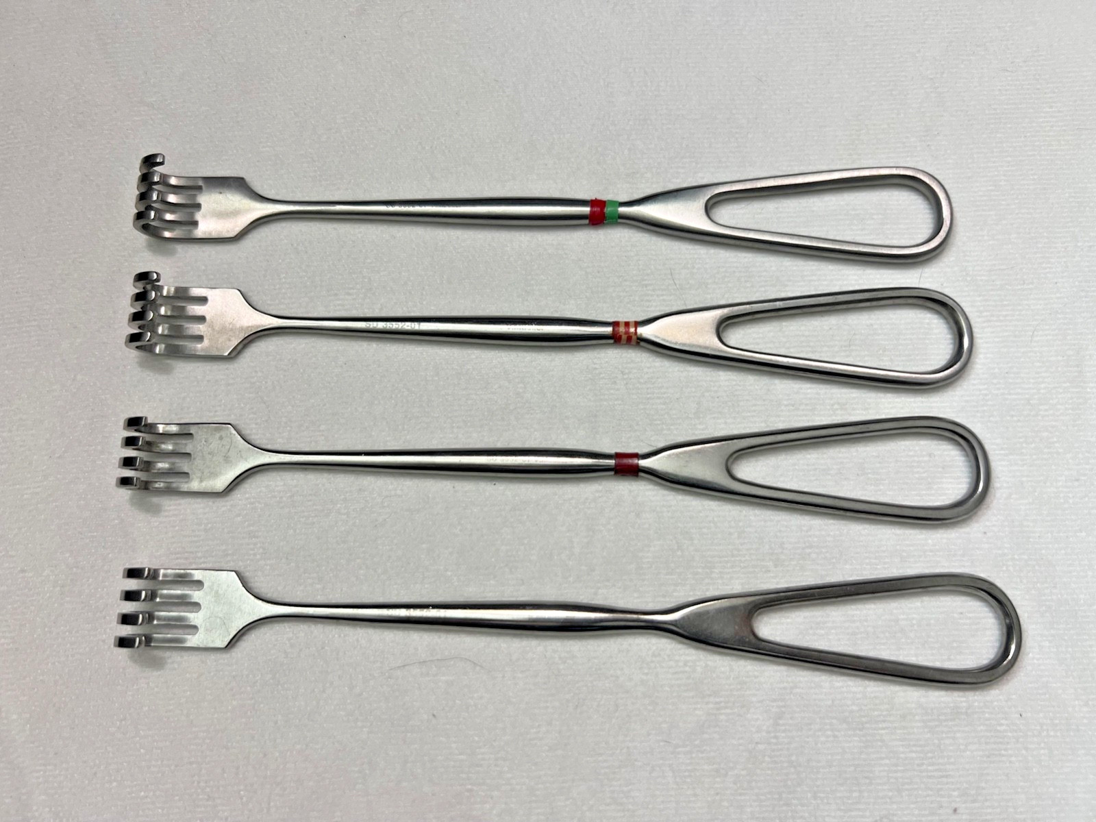 Set Of 4 V. Mueller SU3552-01 Volkmann Retractors Blunt 4-Prongs 8-3/4″ Length
