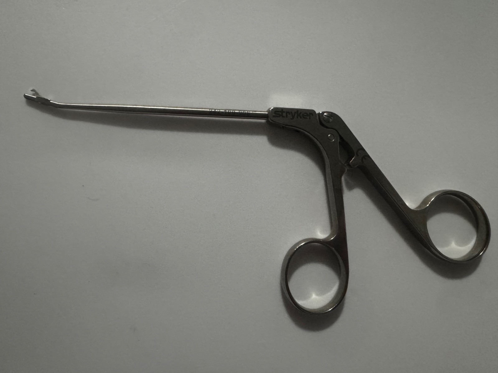 Stryker 2.1mm Blunt Nose Upward Forcep Model 242-100-006