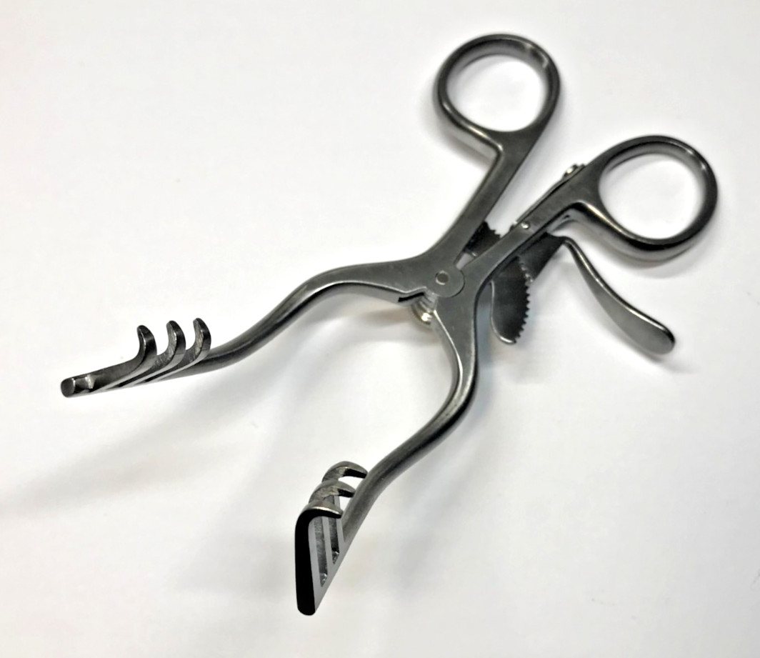 Storz X-0300 Wullstein-Weitlaner Retractor 5.25″ Length XO300