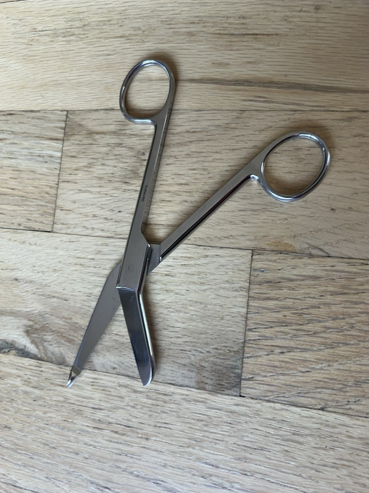Sklar #11-1055 Lister Bandage Scissors 5½” Angled Probe Point Stainless
