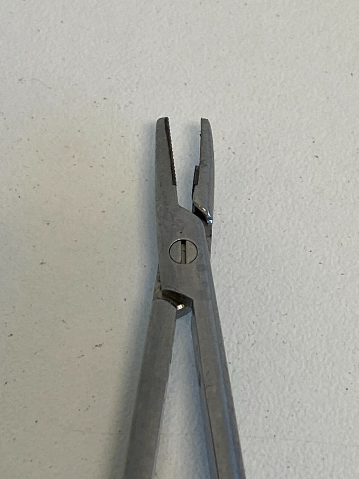 AA1: V. Mueller 8589G Stainless Instrument