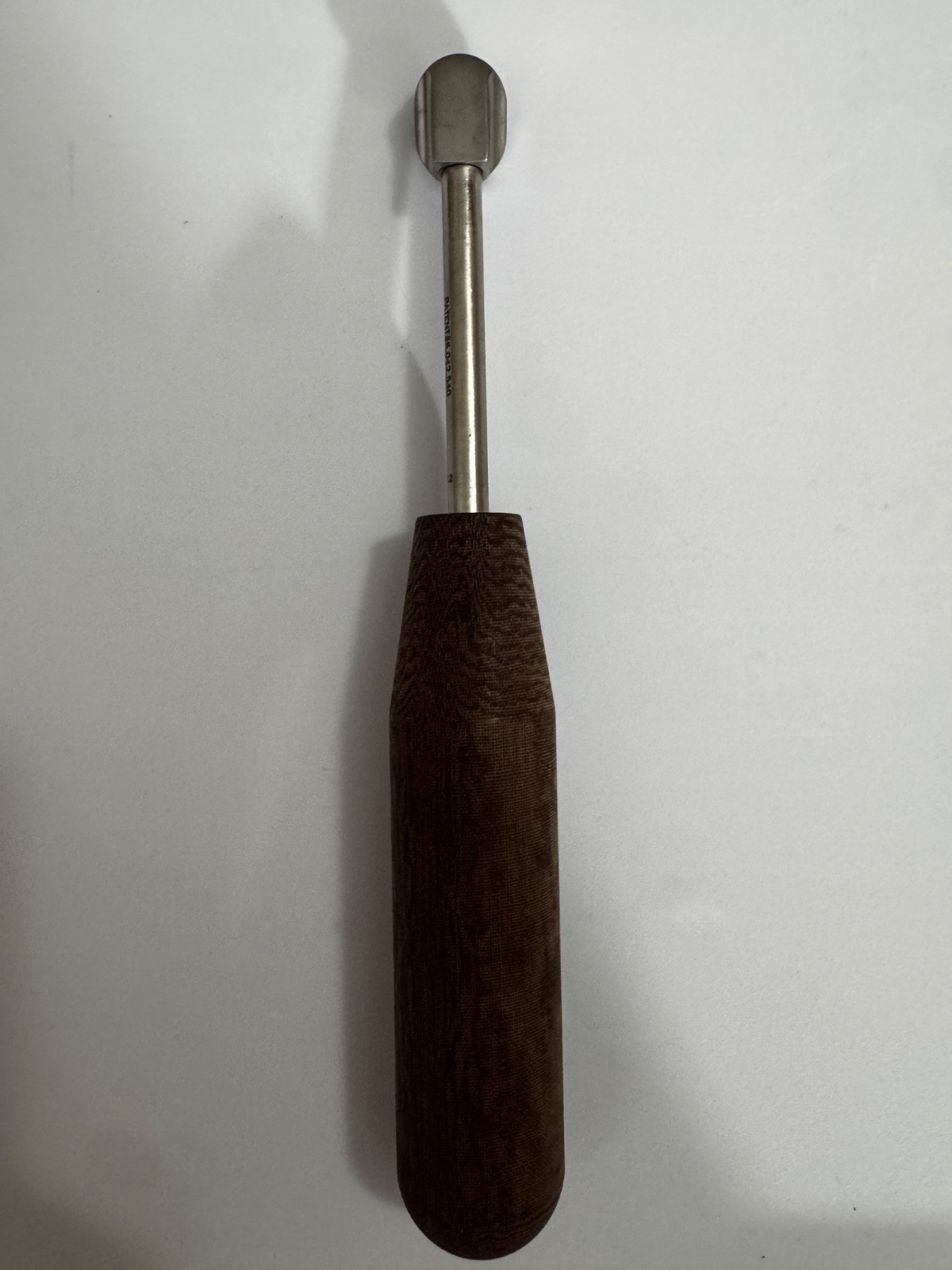V. Mueller Shadowline Locking Retractor Wooden Handle Model T-0095