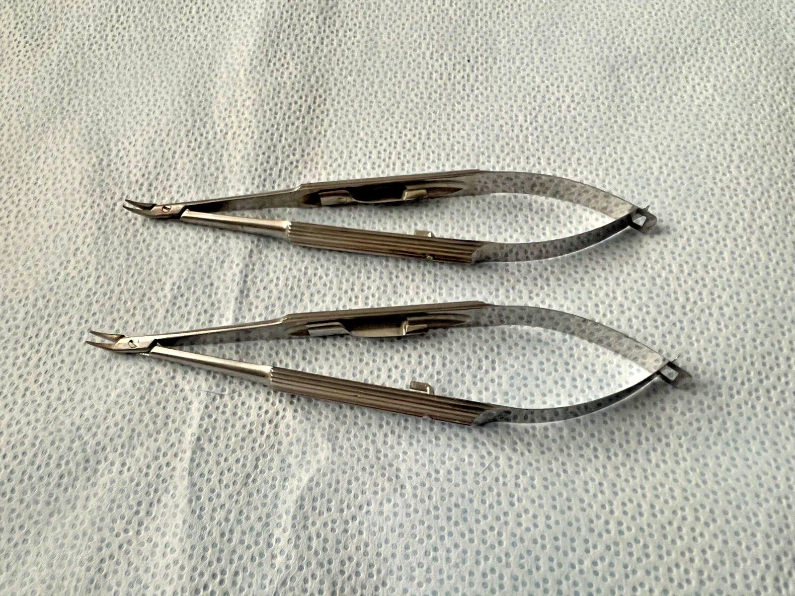 Set Of 2 MSI Precision Instruments Ophthalmic Small Curved Needle Holders 4-3/4″