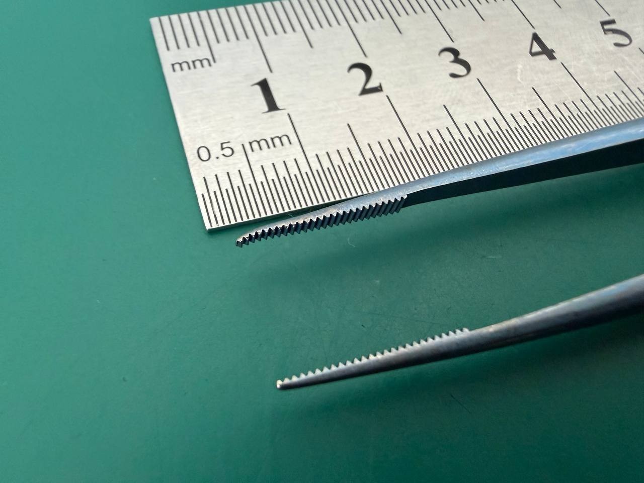 Codman 80-1732 Surgical Titanium Rohoton Dressing Forceps 8″ Serrated