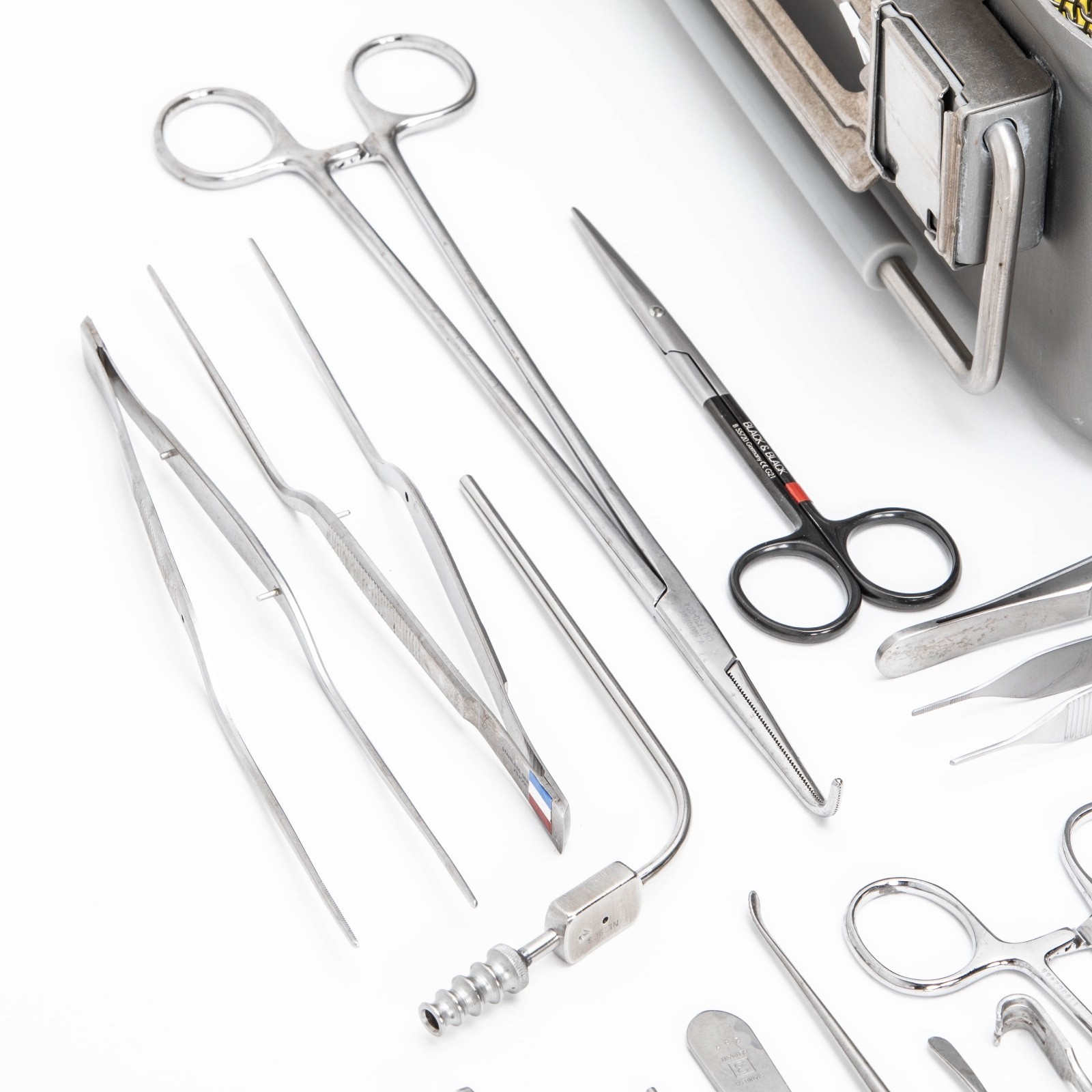 V. Mueller NL 156 General Surgery Instrument Set – Forceps Scissors Retractors