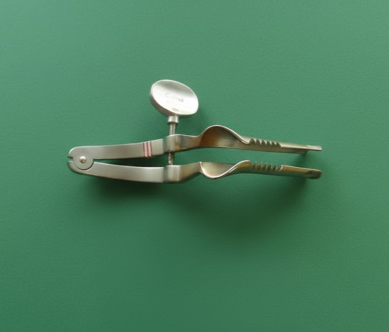 E3184 Codman 80-1351 Hardy ENT Bivalve Specula 89mm ENT