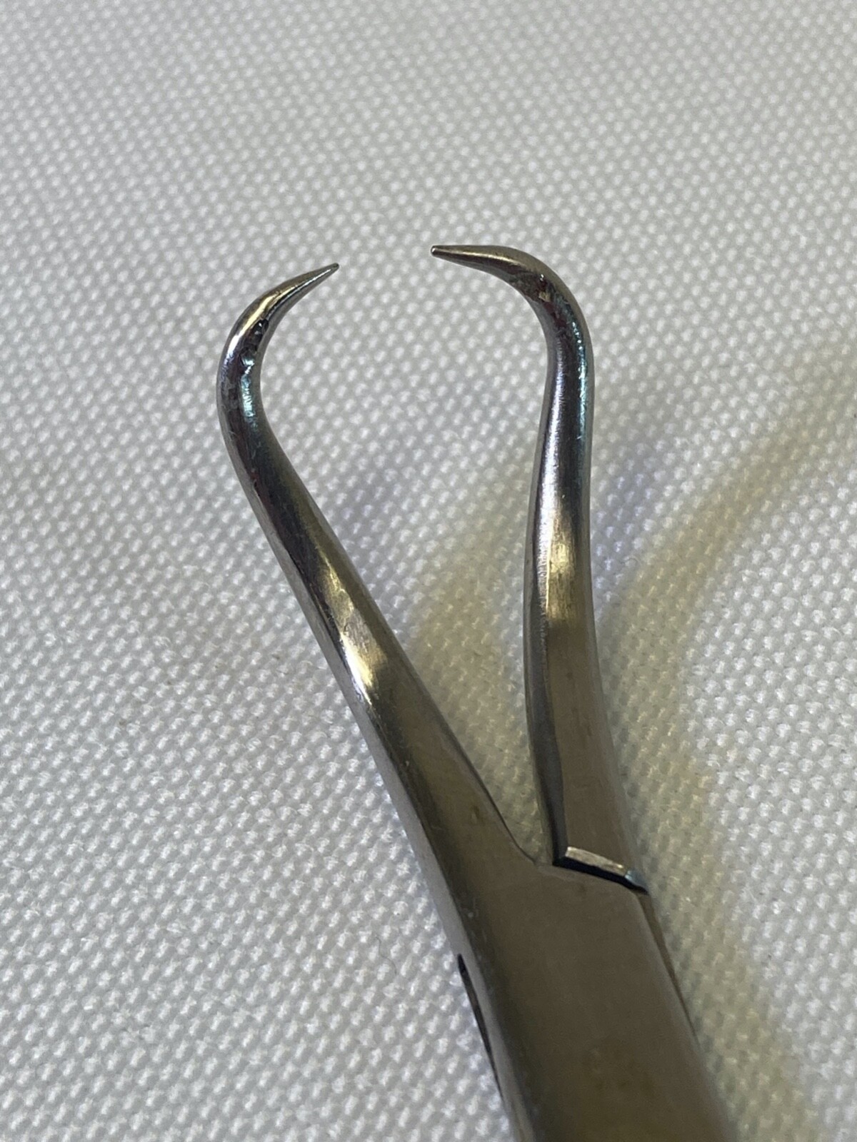 Arthrex AR-8943-07 Bone Reduction Forceps Curved Pointed 5.25″ Orthopedic Trauma