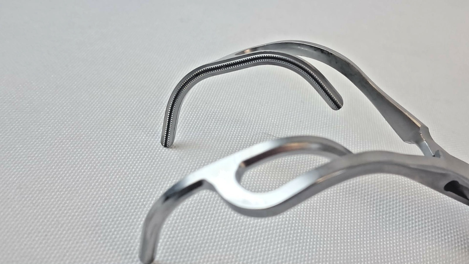 Symmetry 55-6110 Strong Aortic Clamp Angled 8″ Orthopedic