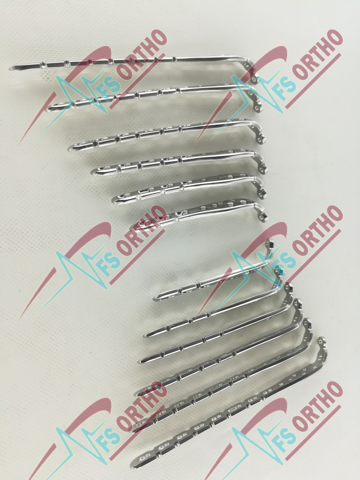 Locking Olecranon Plates (4-8H) L&R & 3.5mm Screws 78 Pcs Orthopedics