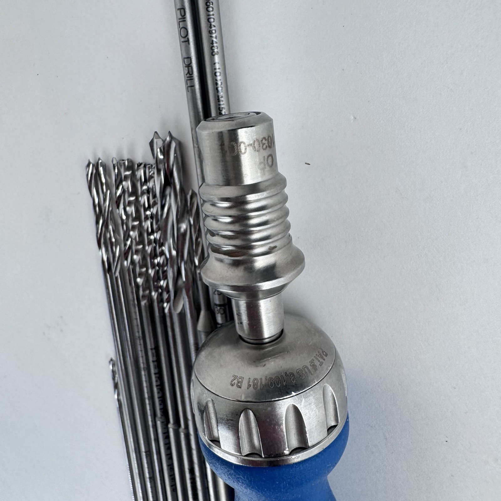 Globus Ratcheting Handle Quick Connect W/ Smith And Nephew Drill Bit Set