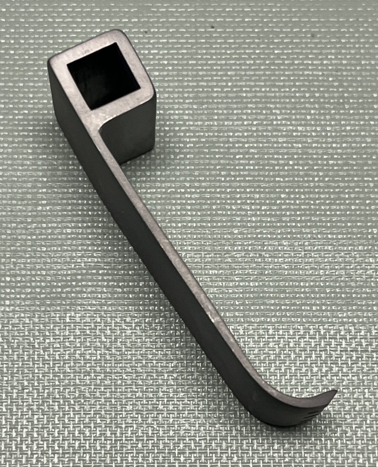 V. Mueller NL9702-122 McCulloch Retractor Blade, Narrow, 2cm Wide, Satin Finish