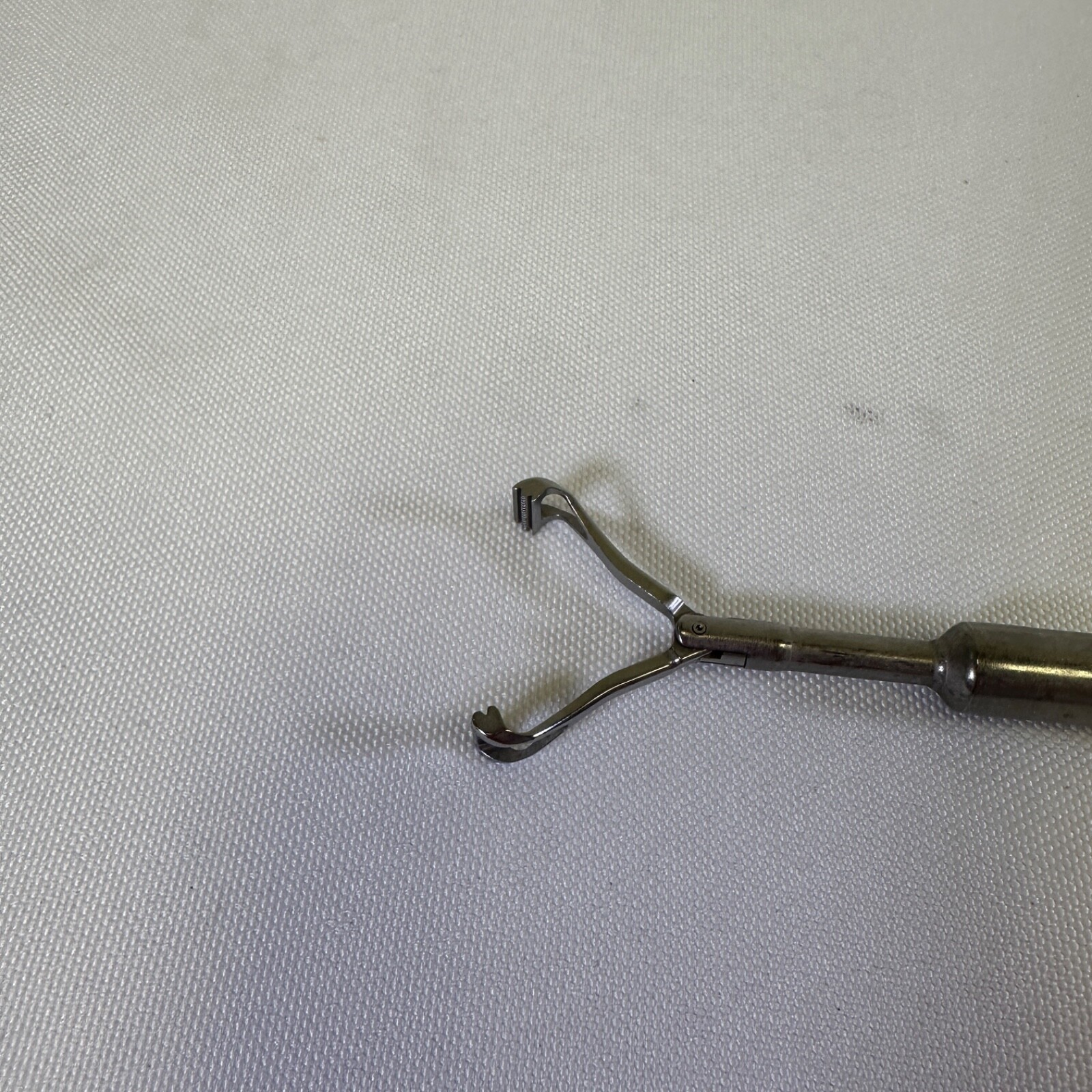 Symmetry ACCESS 38-1003 Babcock Grasping Forceps with/ Debakey Teeth 10mm x 38cm