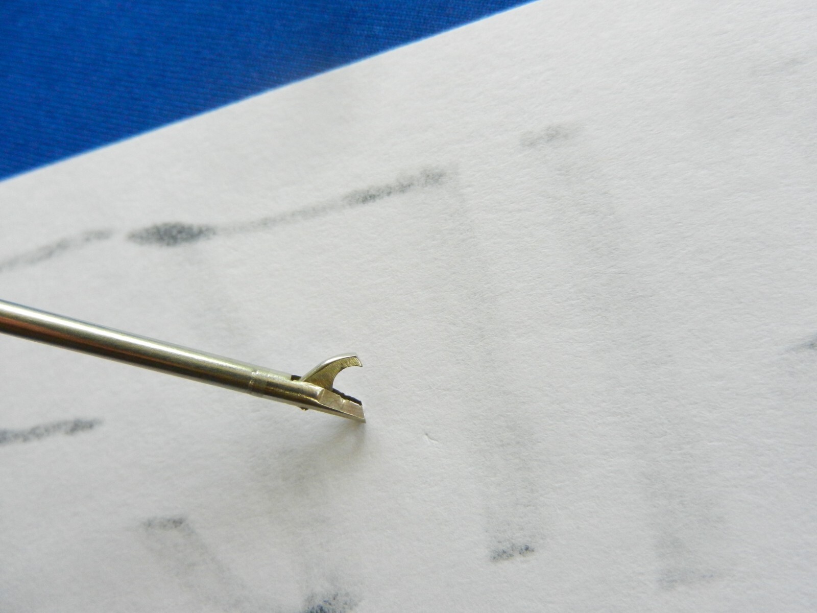 E2119 Shutt Linvatec 2.1039 3.7mm Straight Blunt Tip Square Trim Forceps