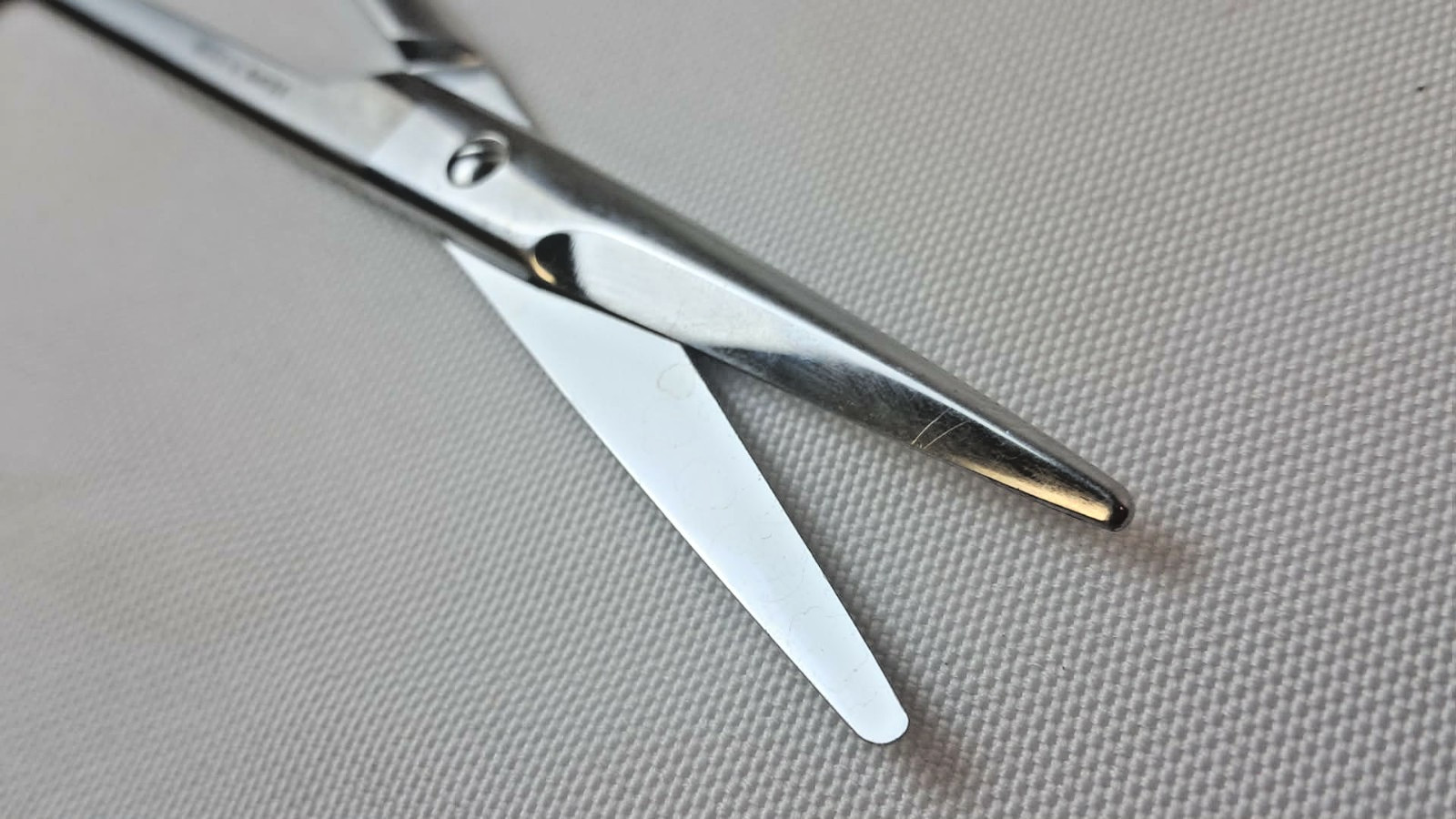 Storz N5230 Blunt Tip Scissors Straight