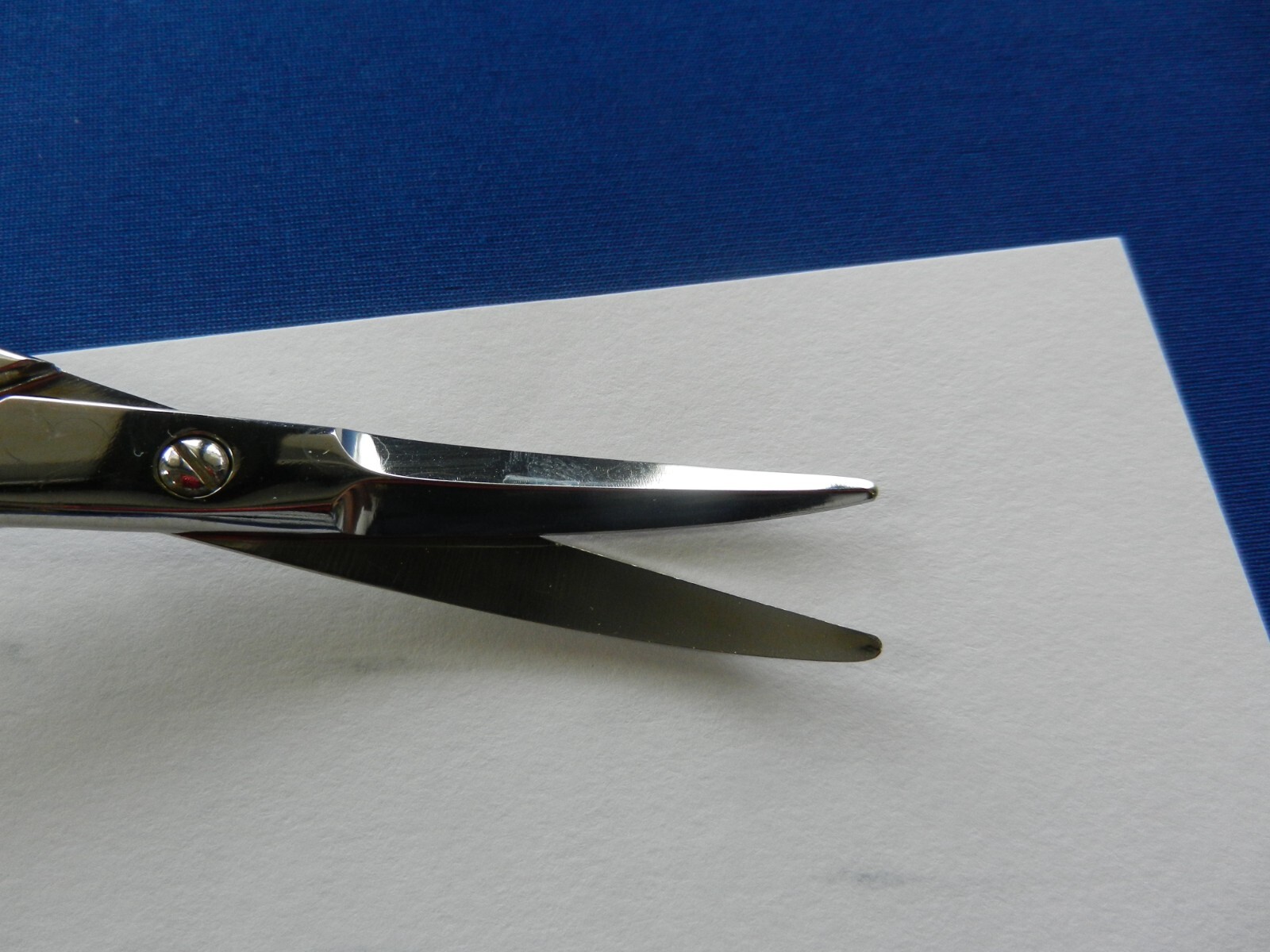 E4795 V. Mueller CH5679 Potts Smith Curved Scissors 23cm Overall Length
