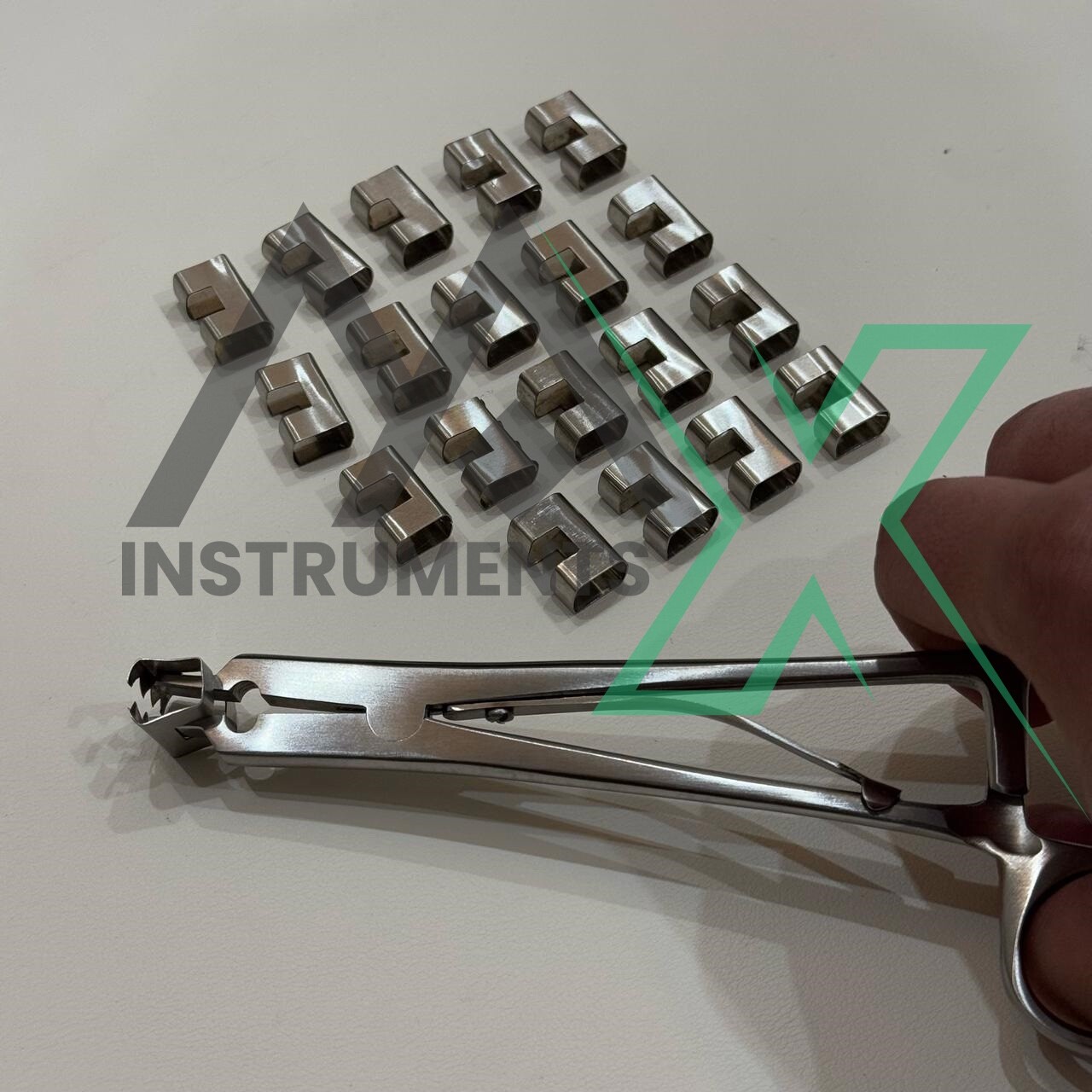 Raney Scalp Clip Applicator Plus 20 PCs Clip Surgical Orthopedic Instruments,