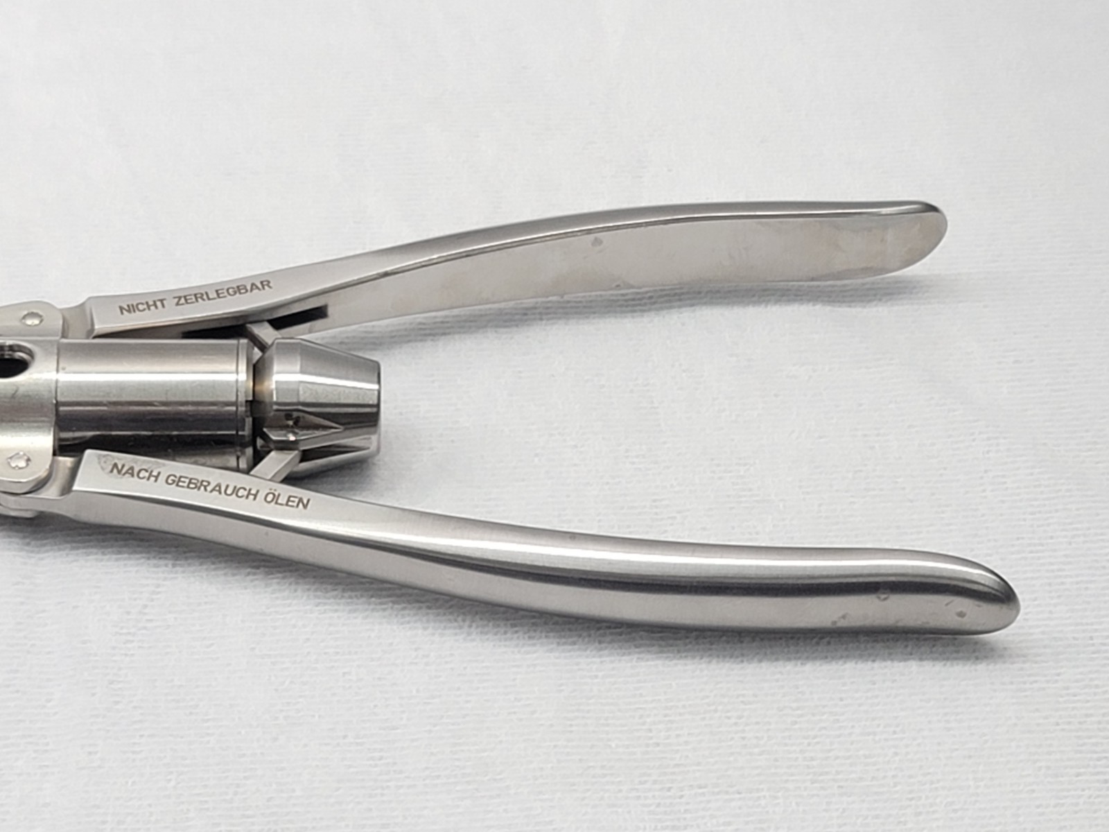 Aesculap FF494R Applier, with Automatic Strain Relief