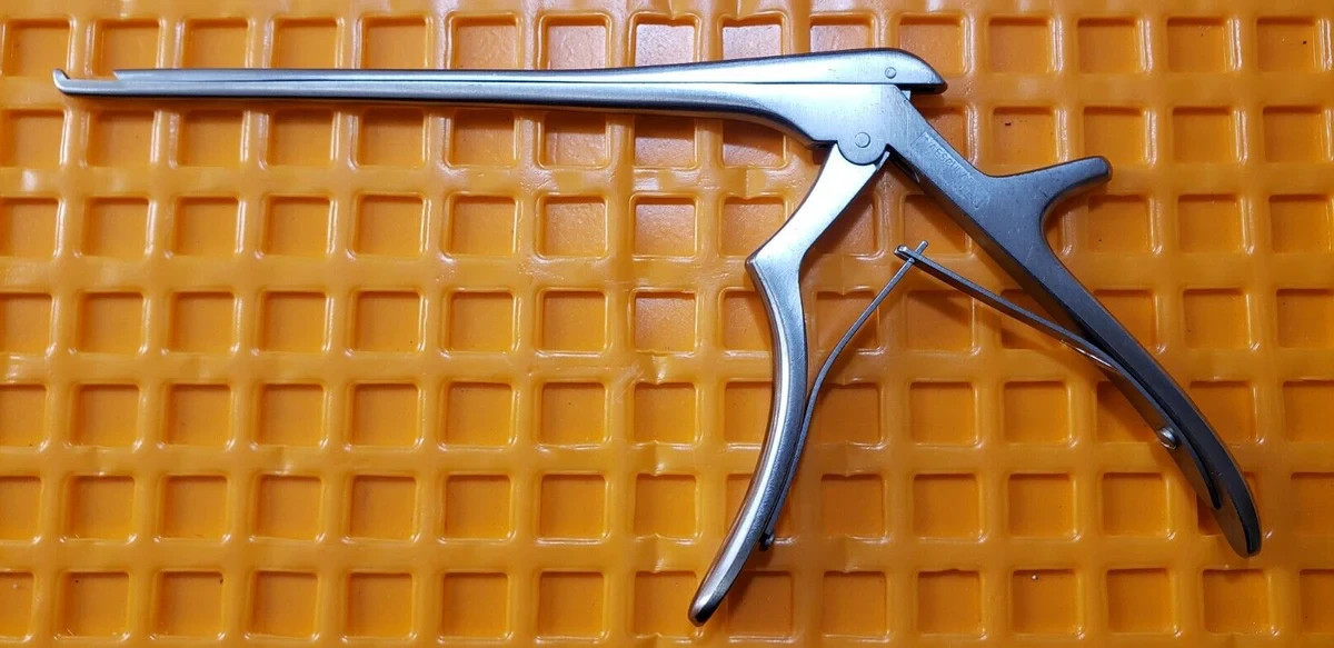 AESCULAP FF720R Surgical Orthopedic Kerrison Rongeur 3mm 40 Degree Shaft 8″
