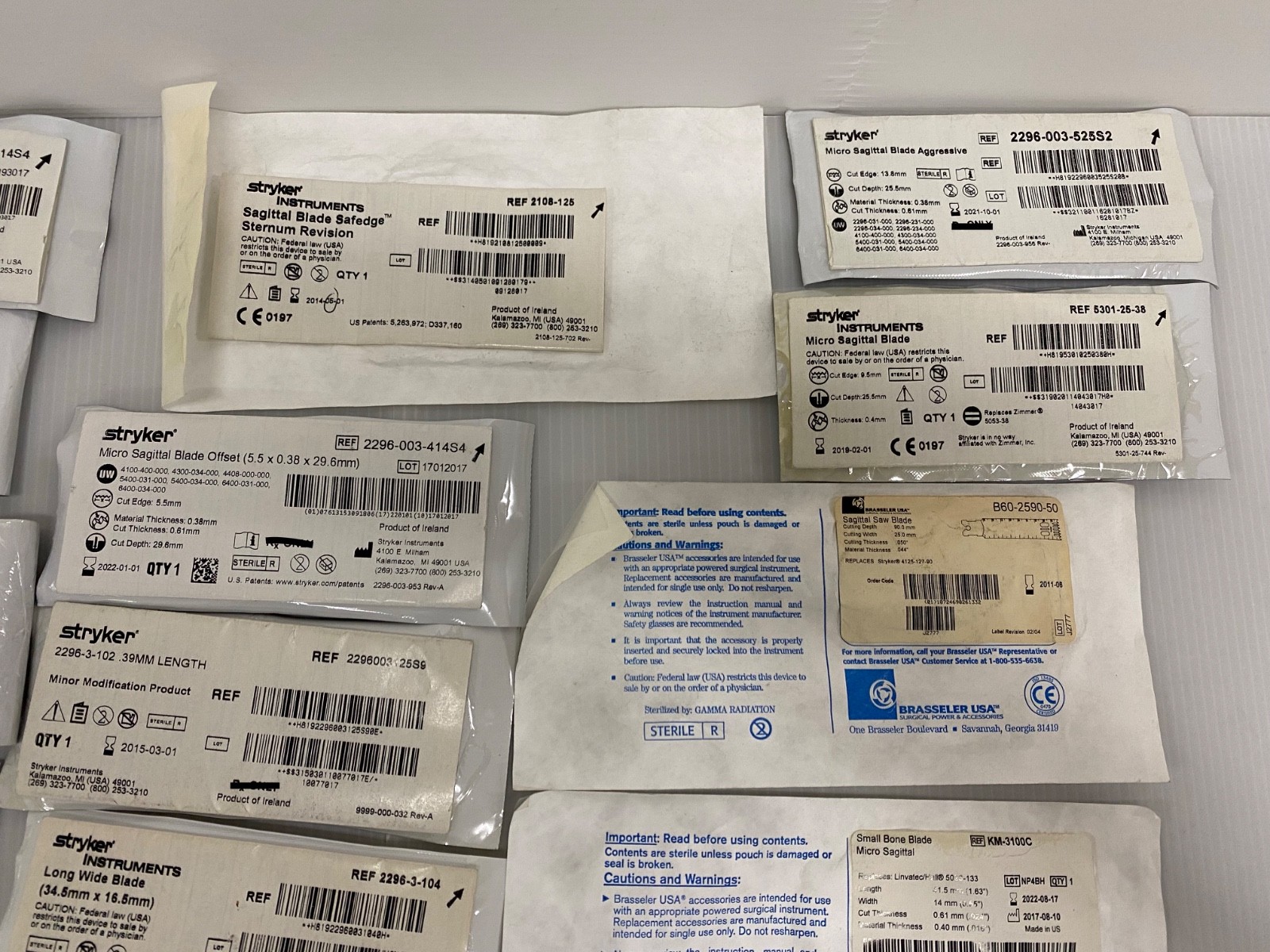 Lot 30 Stryker & Brasseler Surgical Saw Blades Sagittal Micro TRAINING/EXPIRED