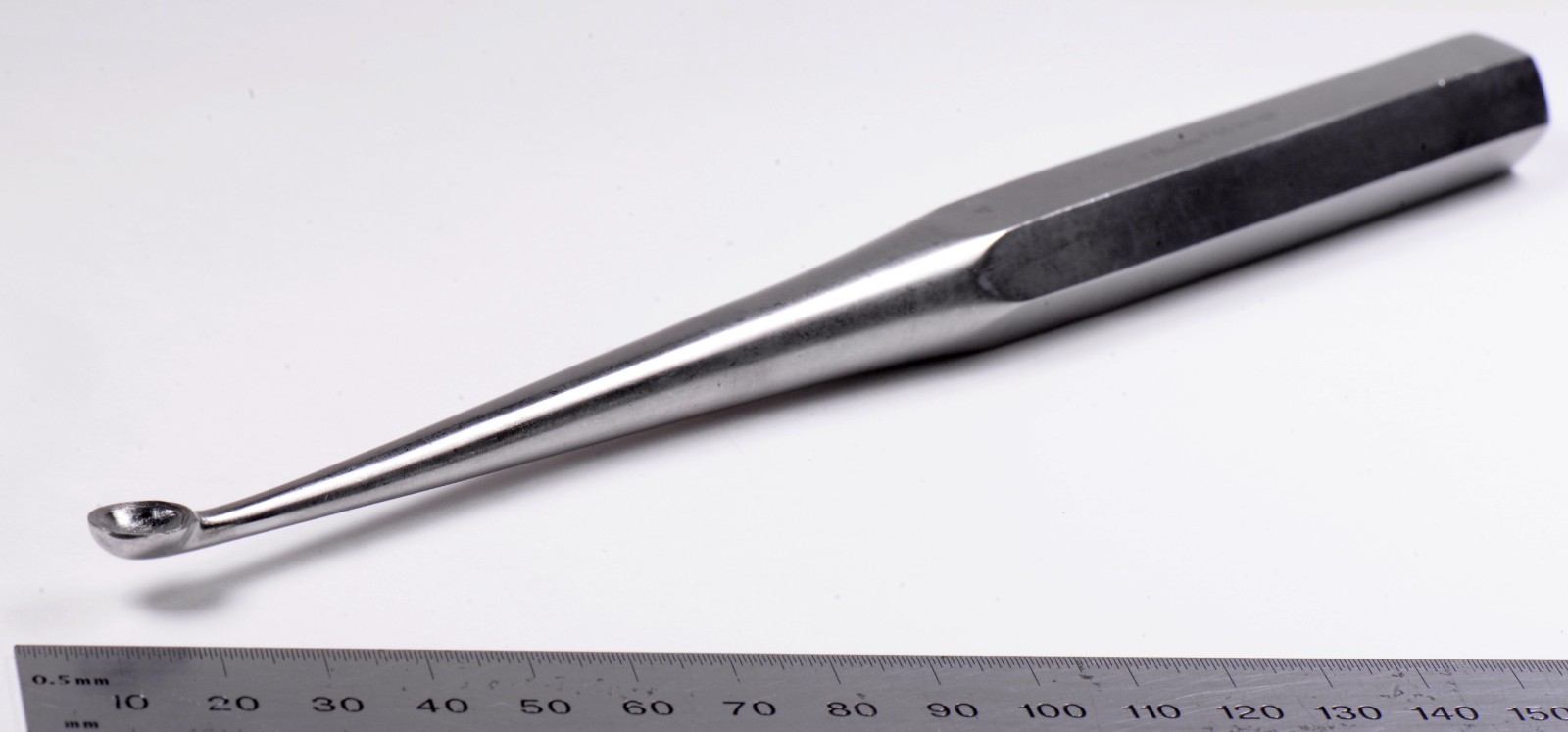 V. Mueller #OS997-007 Curette Size 4 Surgical 8.4mm Cup 9″ Straight Hex Handle