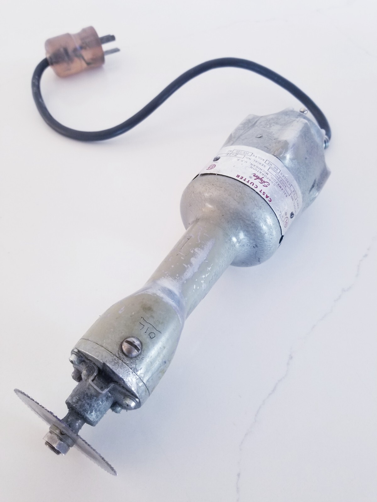 Stryker 9003-210 Cast Cutter Oscillating Saw In very good working condition.