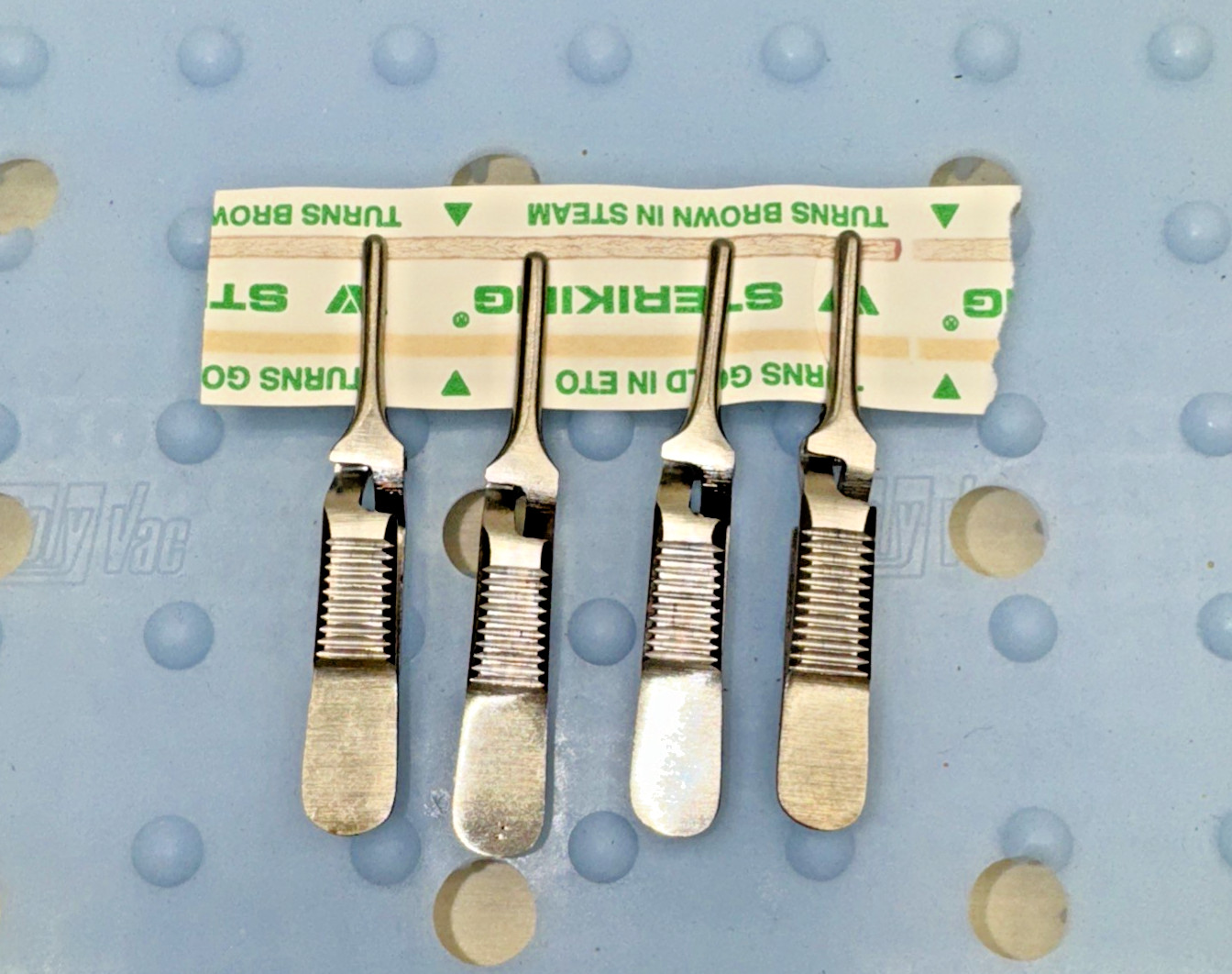 Surgical Bulldog Vascular Clamps – Straight LOT OF 4