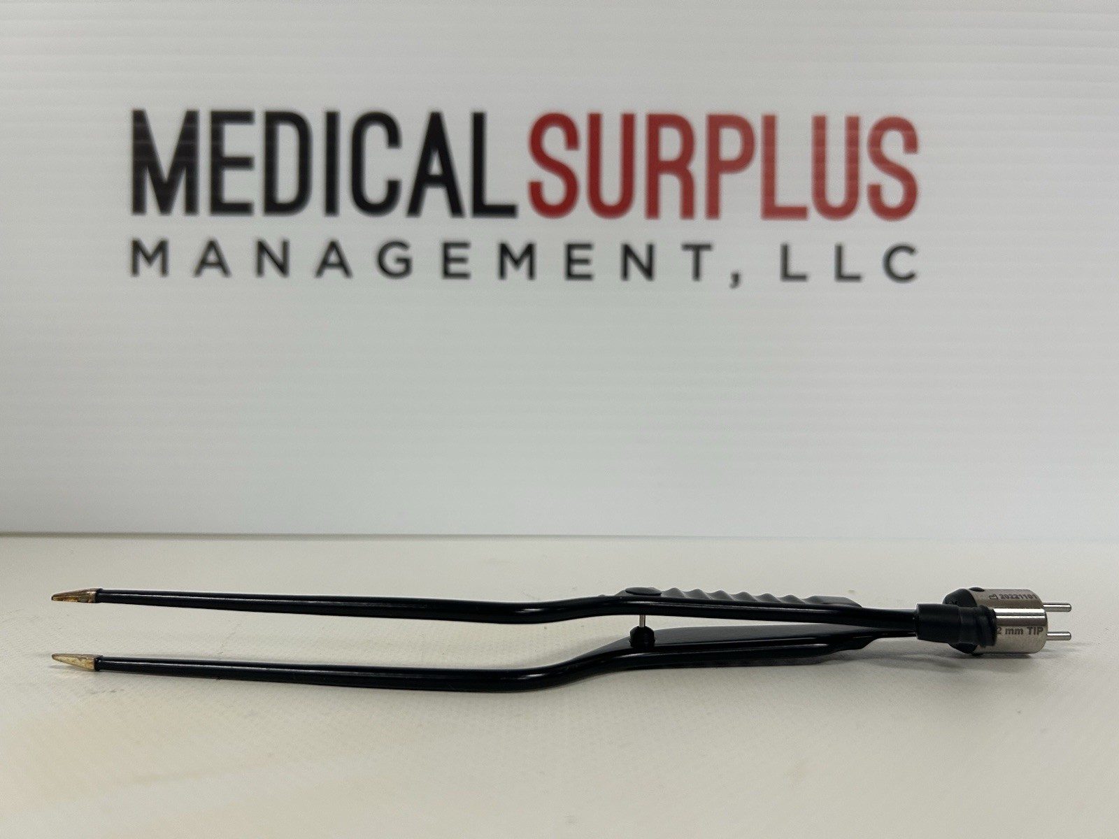 Stryker 7.5″ 1.2mm Tip Bayonet SilverGlide Non-Stick Irrigating Bipolar Forceps