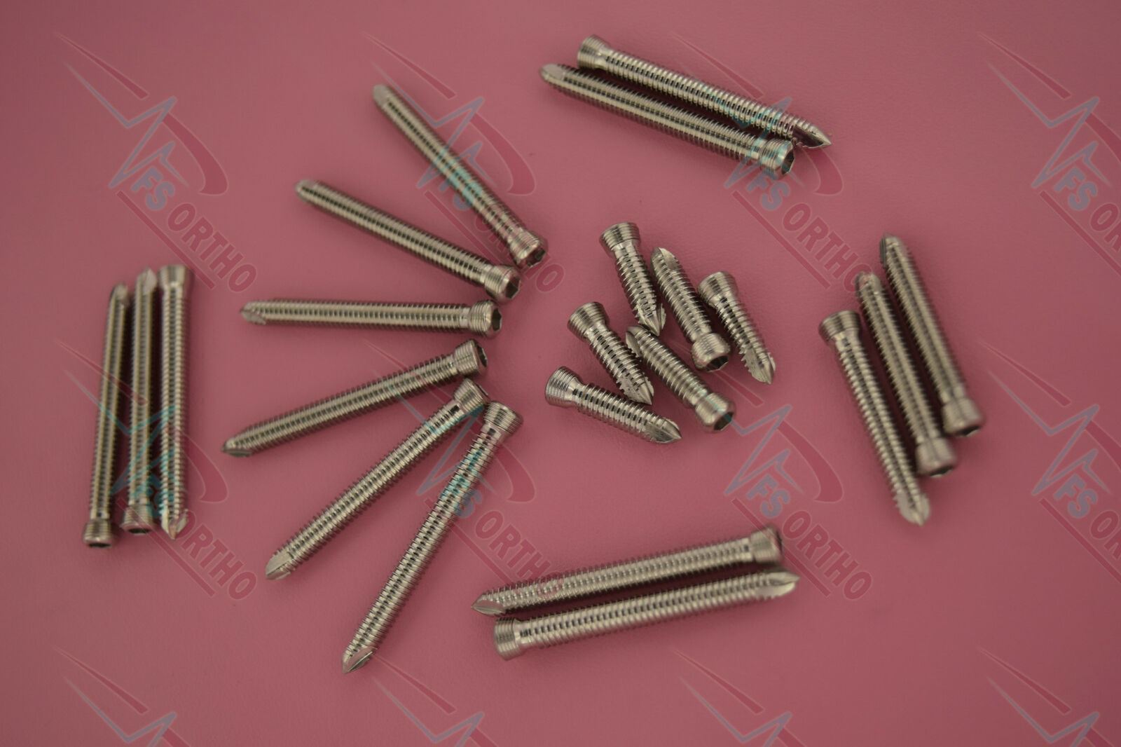 Locking screws 2.4mm Self Tapping LCP screws 140 pcs Orthopedics SS