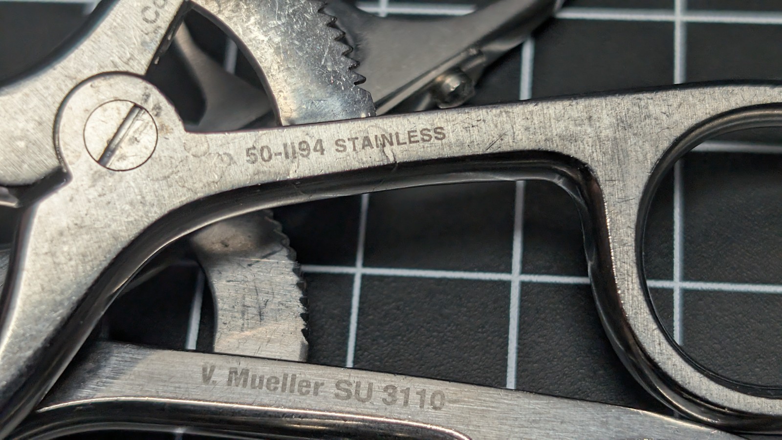 Jarit 205-150 V Mueller SU3110 Codman 50-5646 Weitlaner Retractor 5-1/4″, Sharp
