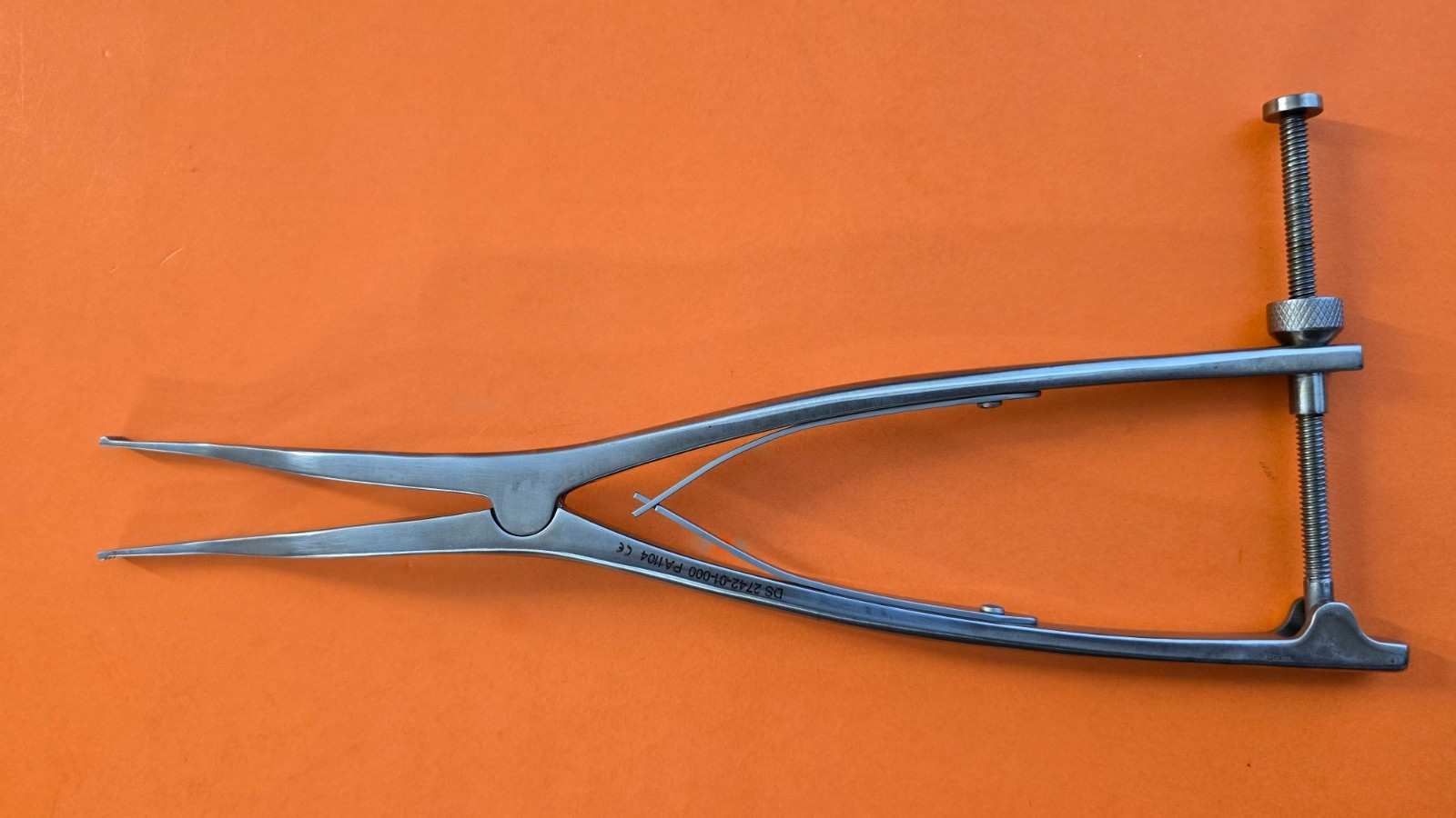 Zimmer Orthopedic Vertebral Curved Offset Spreader 11.5″