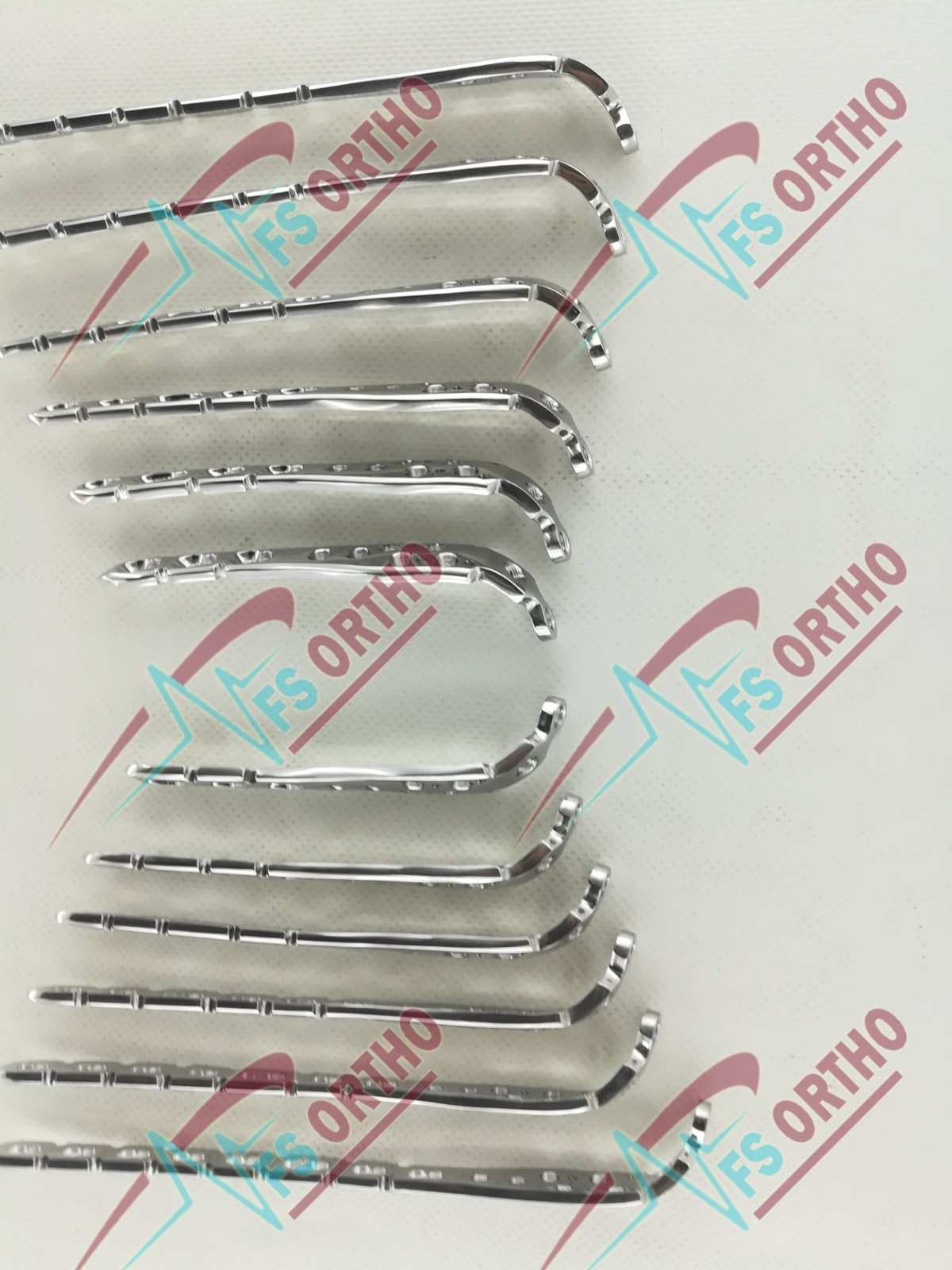 Locking Olecranon Plates (4-8H) L&R & 3.5mm Screws 78 Pcs Orthopedics