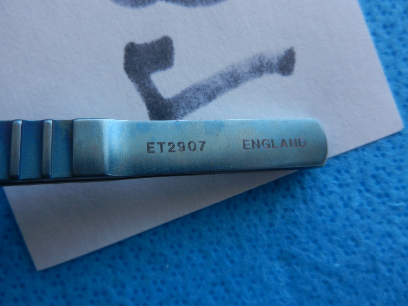 Storz Surgical Ophthalmic 4-1/4in (108mm) Titanium Lens Folder/ Holder ET2907