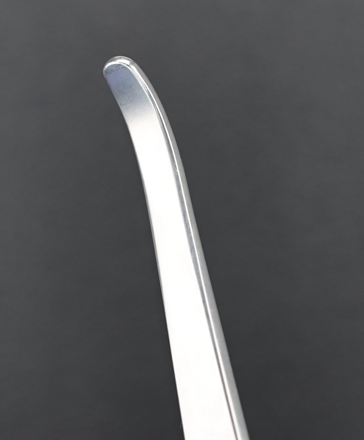 AESCULAP FK135R Lane-Trethowan Bone Lever, Blunt, 4.5mm Wide Jaw, Curved, 8-5/8″