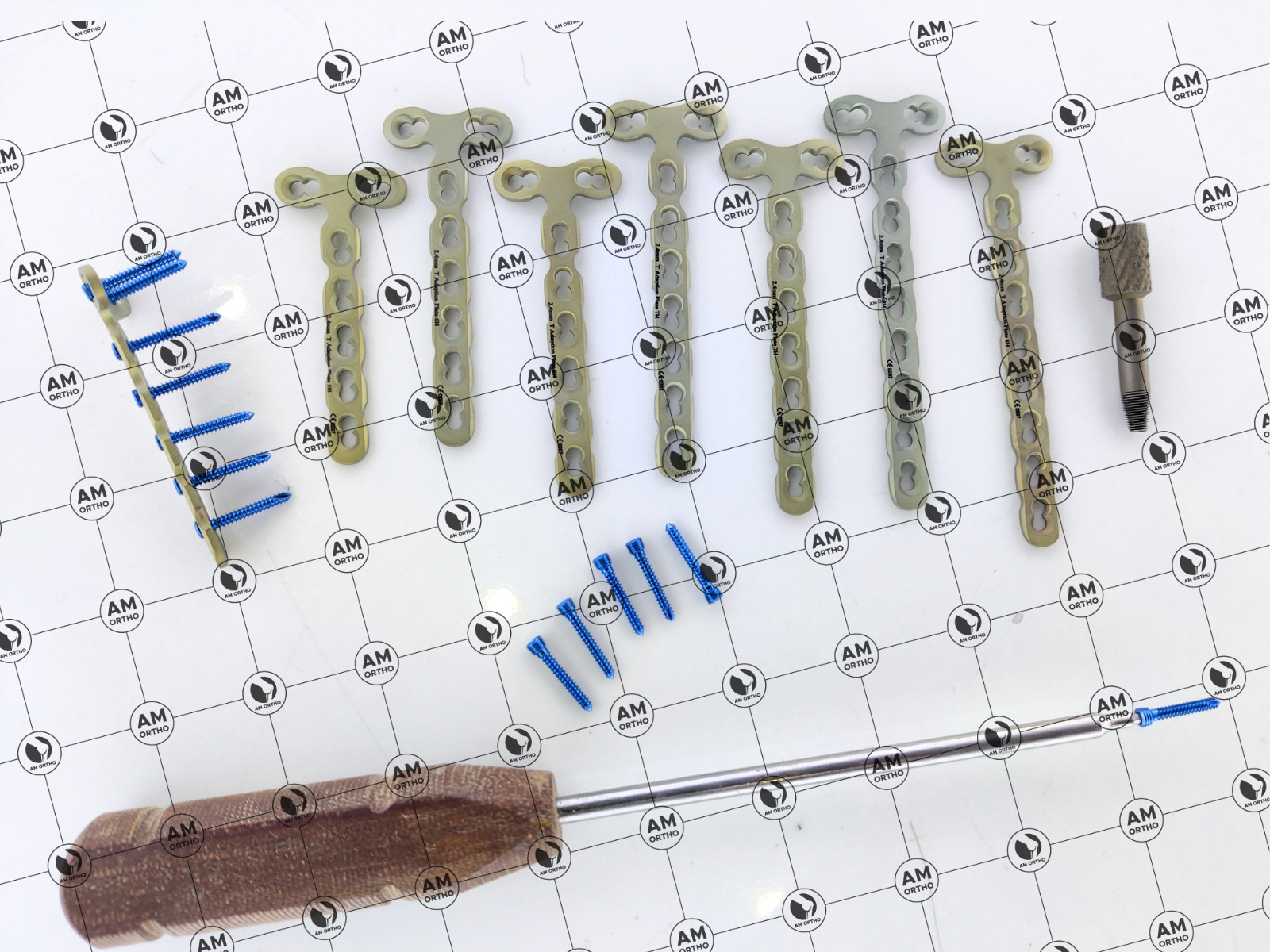 2.7mm LCP Disṯal Rädius Small T Plates 2Hole Head 3H-7Holes With Screw 70Pcs Set