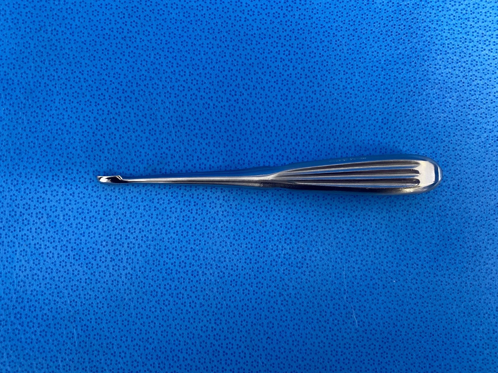 V. Mueller VM-6172 Brun Curette, Oval Cup 6 3/4” Straight Cup Size #5